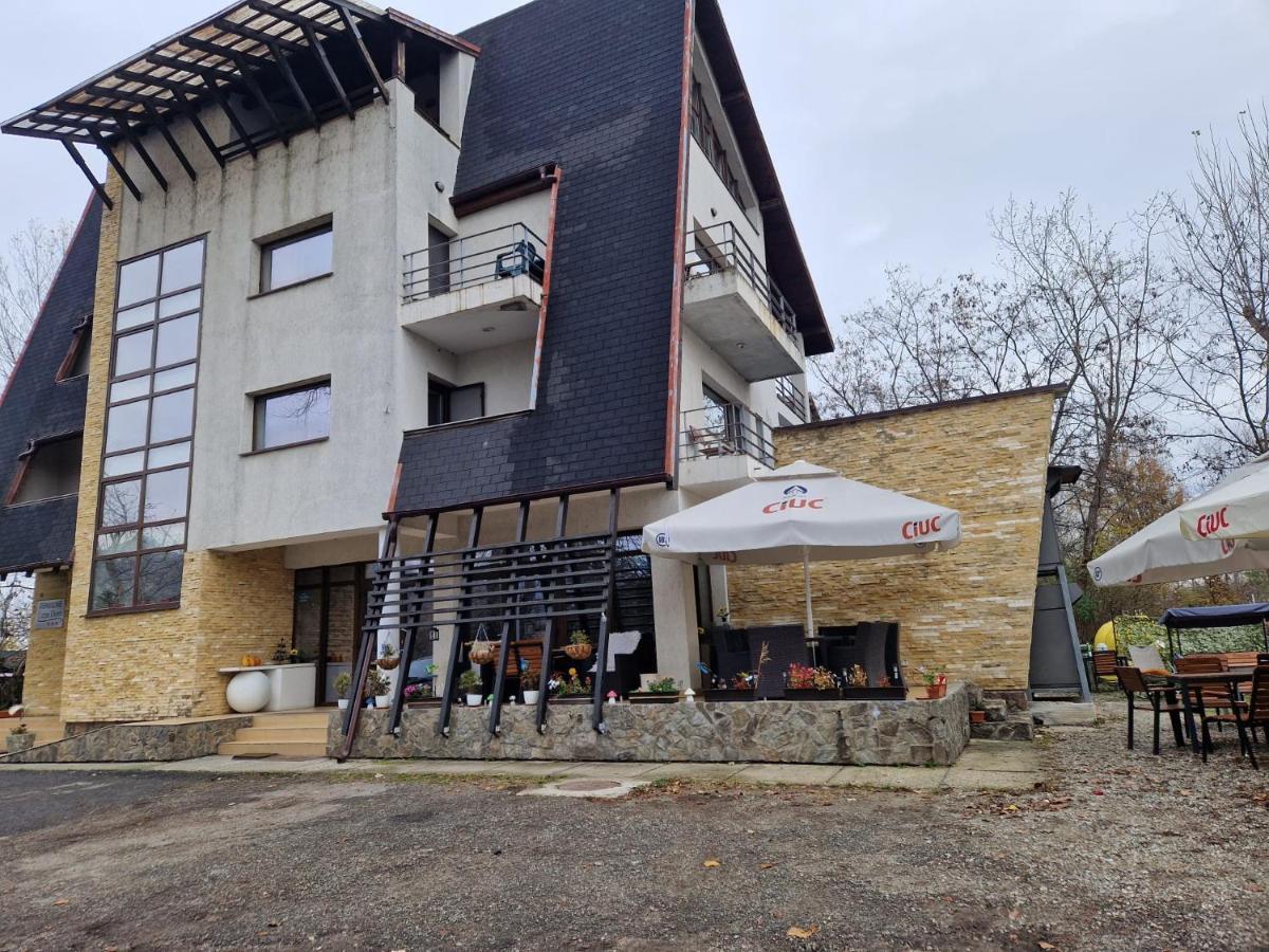 Pensiunea Carpe Diem Râmnicu Vâlcea Exterior foto